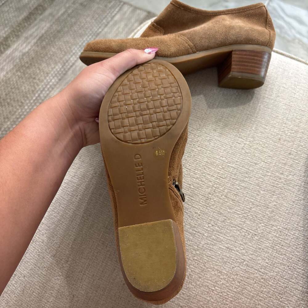 Michelle D Brown Suede Leather Ankle Boots with Stacked Heels, Size 8.5M - Picture 4 of 7